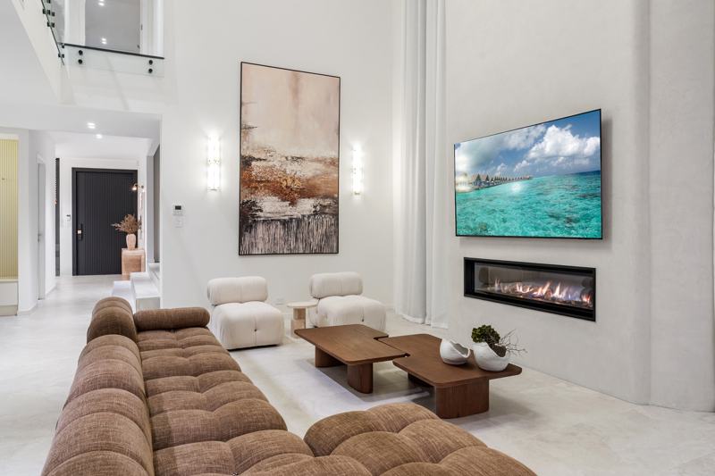 Double-height living space, Gledswood Hills custom home